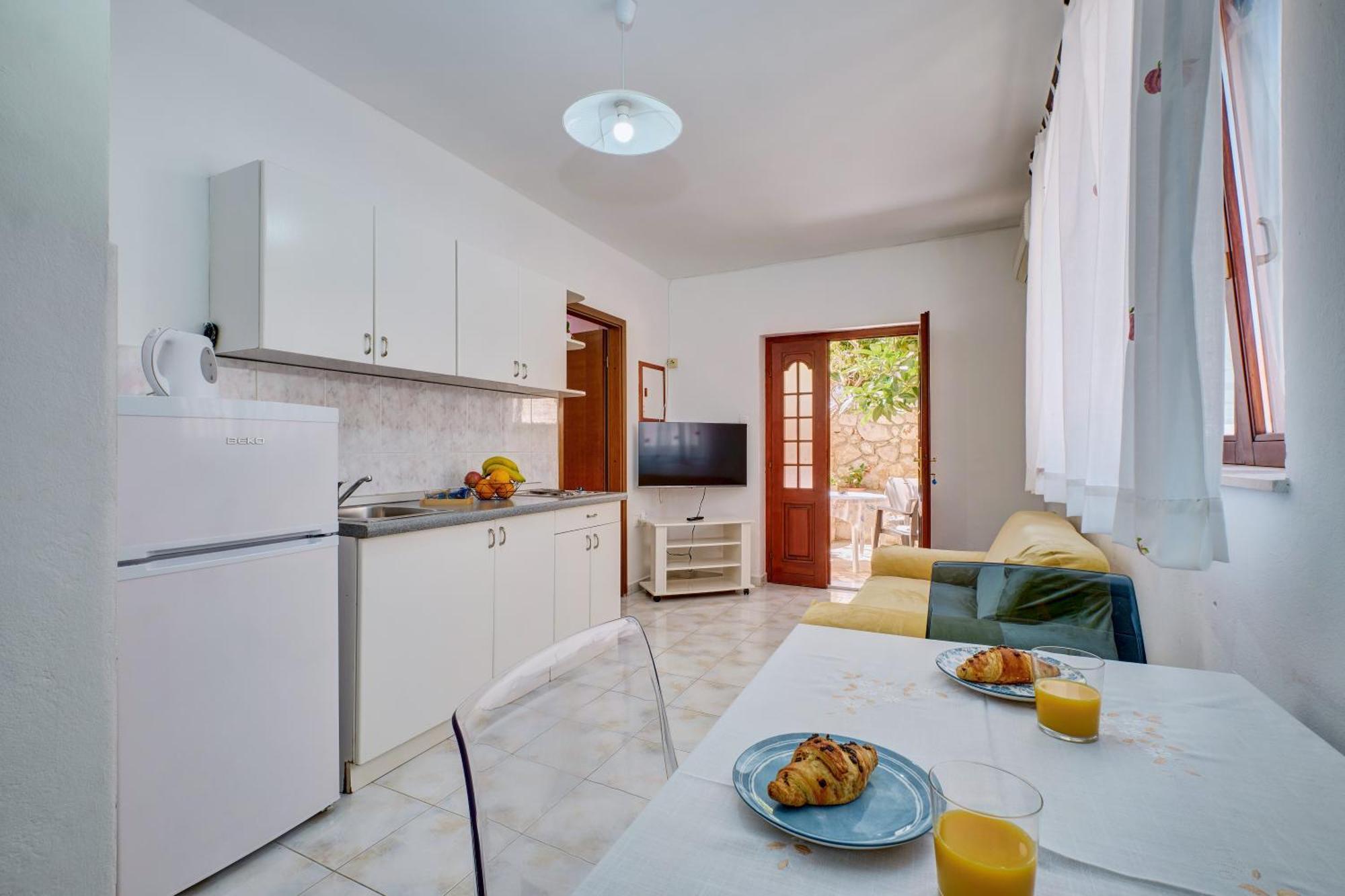 Apartments Suzana Mali Lošinj Eksteriør billede